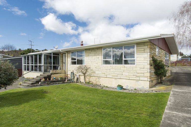 Photo of property in 8 Dingadee Street, Welcome Bay, Tauranga, 3112