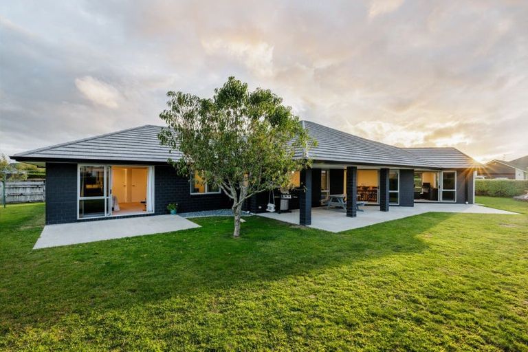 Photo of property in 45 Plescher Crescent, Leamington, Cambridge, 3432