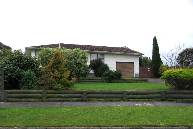 Photo of property in 25 Lyndale Place, Kelvin Grove, Palmerston North, 4414