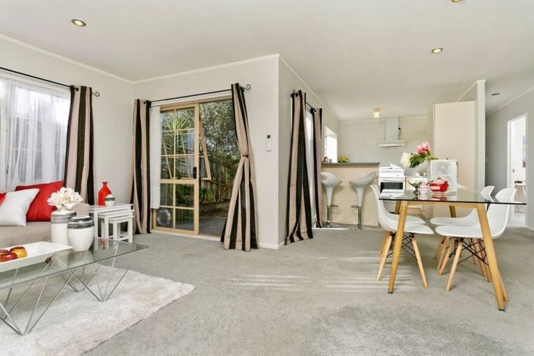 Photo of property in 4 Owl Court, Unsworth Heights, Auckland, 0632