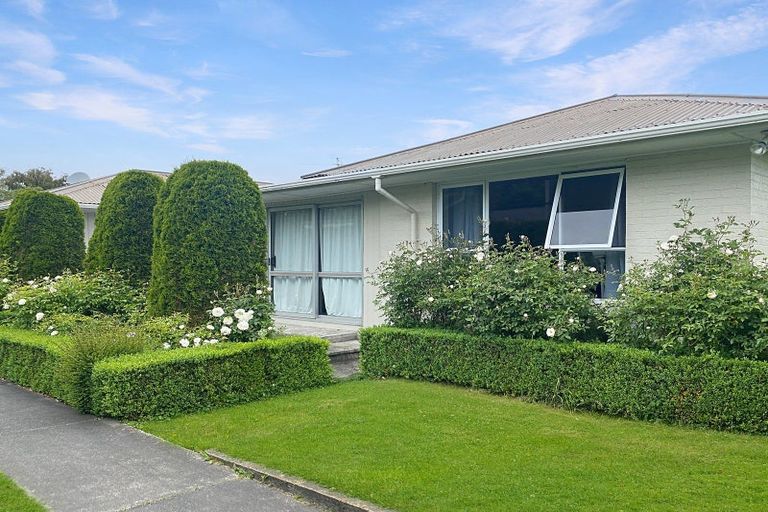 Photo of property in 8 Yardley Street, Avonhead, Christchurch, 8042
