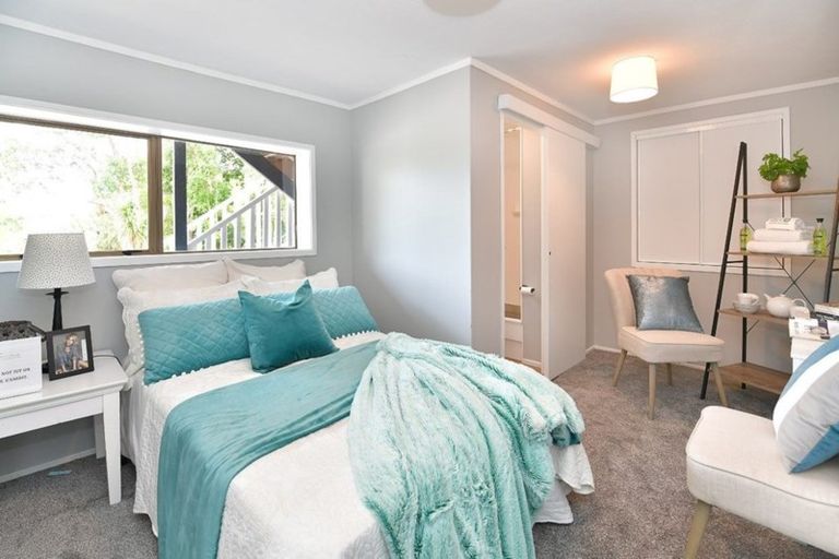 Photo of property in 2/2 Orewa Street, Torbay, Auckland, 0630