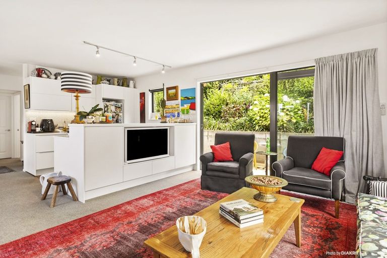 Photo of property in 26 Futuna Close, Karori, Wellington, 6012