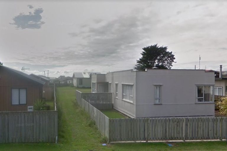 Photo of property in 25a Roore Street, Foxton Beach, Foxton, 4815