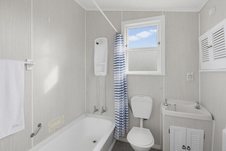 Photo of property in 84 Park Avenue, Waitarere Beach, Levin, 5510