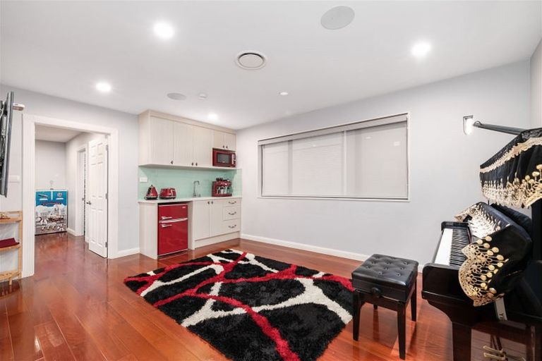 Photo of property in 13a Pomaria Road, Henderson, Auckland, 0610