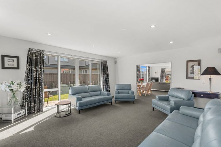 Photo of property in 18 Westpark Drive, Burnside, Christchurch, 8053