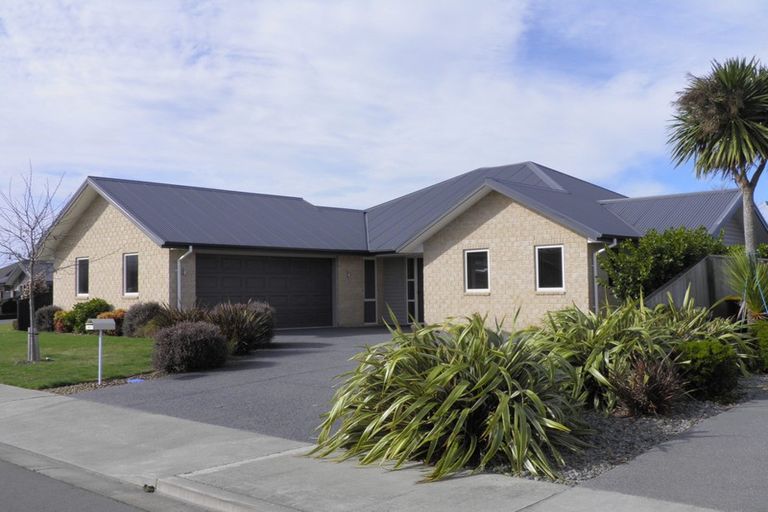 Photo of property in 10 Robinia Mews, Rangiora, 7400