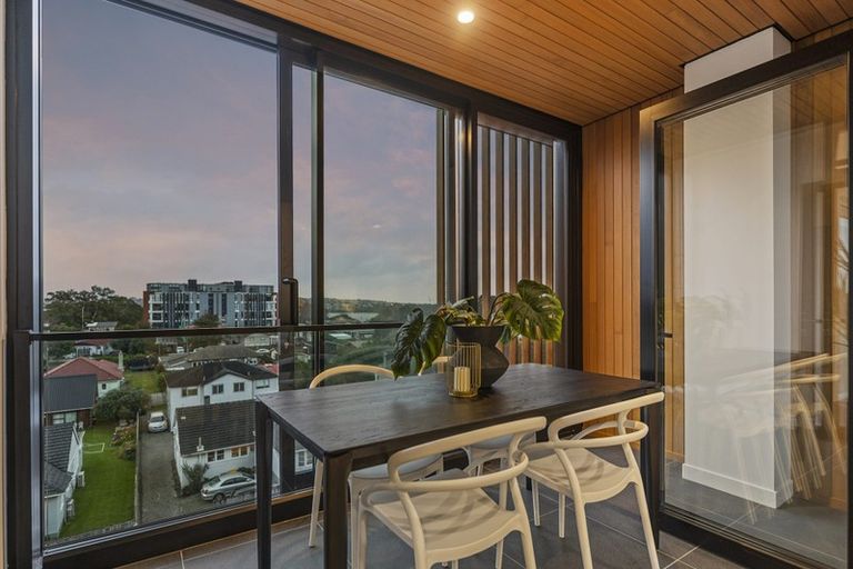 Photo of property in Frank Sargeson Apts, 401/74 Anzac Street, Takapuna, Auckland, 0622