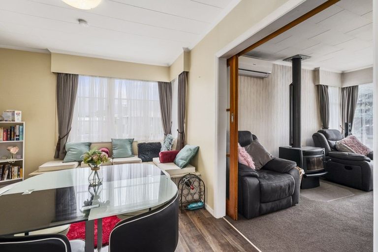 Photo of property in 1 Sefton Avenue, Highbury, Palmerston North, 4412