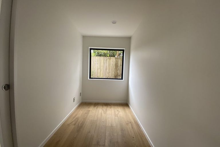 Photo of property in 2/20 Peach Road, Glenfield, Auckland, 0629