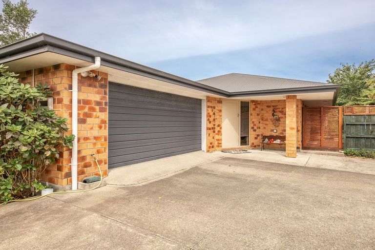 Photo of property in 42 Peel Street, Westport, 7825