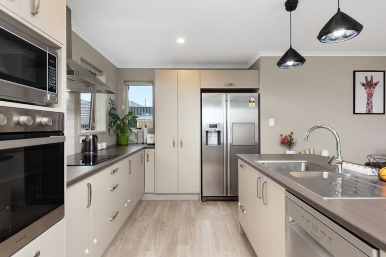 Photo of property in 14 Watene Way, Welcome Bay, Tauranga, 3112