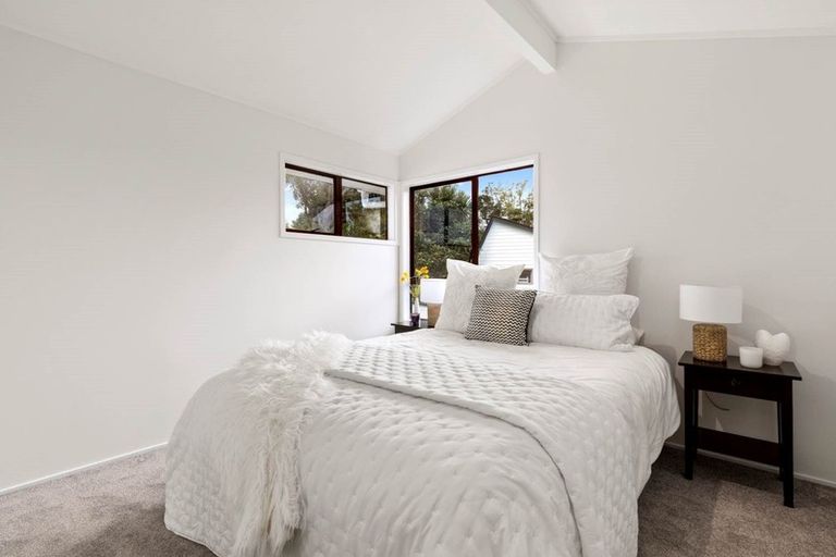 Photo of property in 2/16 John Downs Drive, Browns Bay, Auckland, 0630