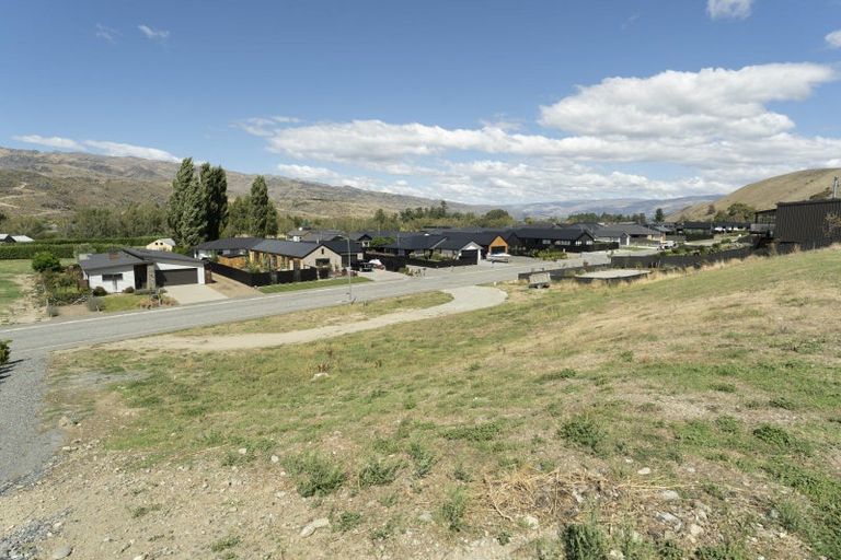 Photo of property in 55 Stratford Drive, Mount Pisa, Cromwell, 9383