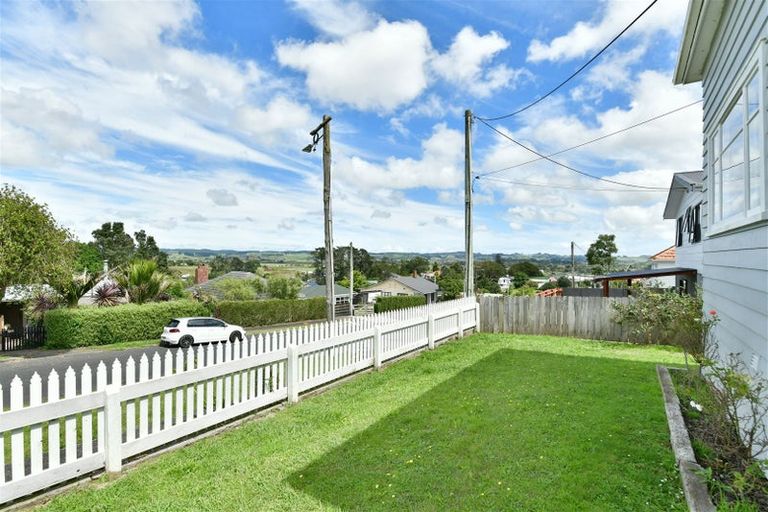 Photo of property in 36 Karaka Street, Helensville, 0800