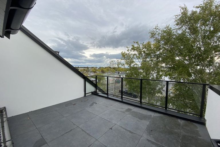 Photo of property in 1/140 Office Road, Merivale, Christchurch, 8014