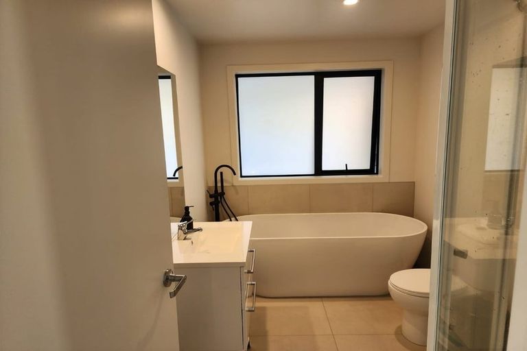 Photo of property in 1 Blackhawk Close, Kinloch, Taupo, 3377