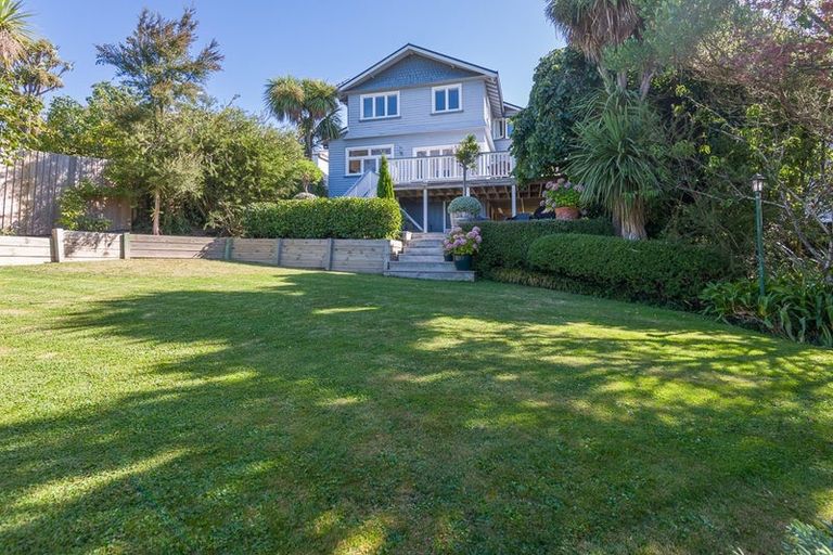 Photo of property in 7 Hackthorne Road, Cashmere, Christchurch, 8022