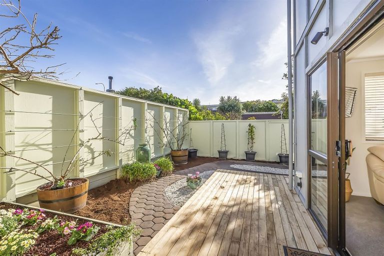 Photo of property in 20b Acheron Road, Paremata, Porirua, 5026