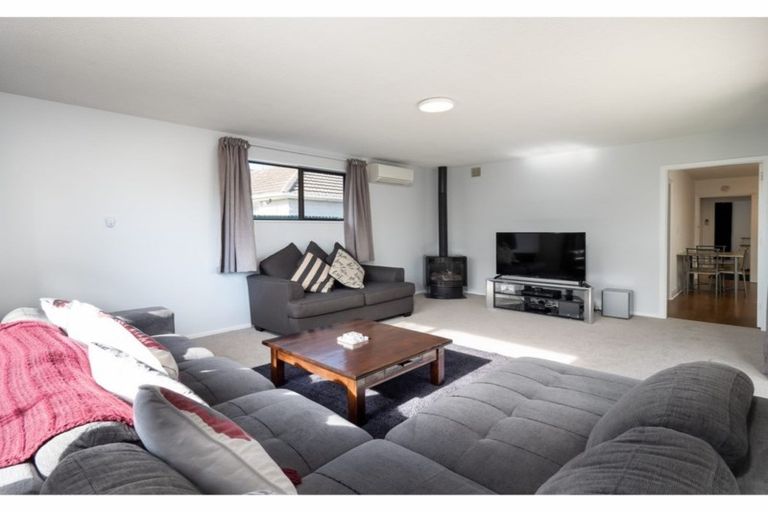 Photo of property in 28 Taurima Street, Hei Hei, Christchurch, 8042