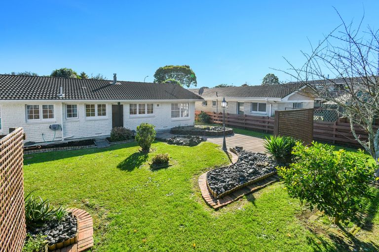 Photo of property in 22 Sunnypark Avenue, Rosehill, Papakura, 2113