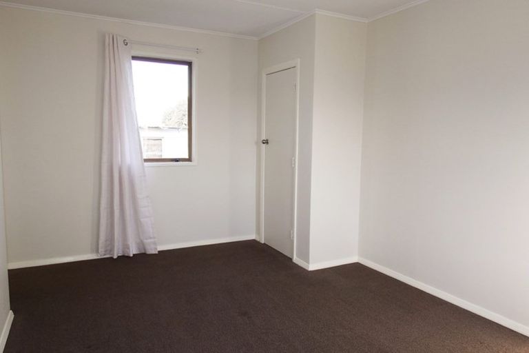 Photo of property in 3 Sutton Place, Hawera, 4610