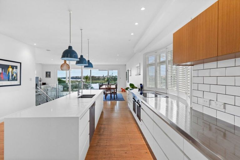 Photo of property in 1 Bangor Street, Point Chevalier, Auckland, 1022