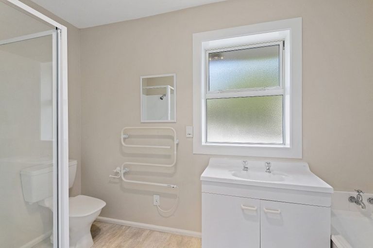 Photo of property in 29 Gleneagles Terrace, Ilam, Christchurch, 8053