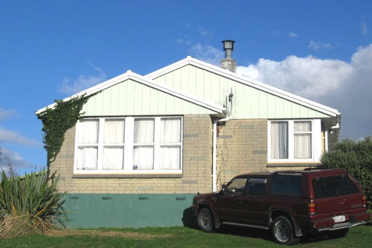 Photo of property in 17 Bellona Place, Cannons Creek, Porirua, 5024