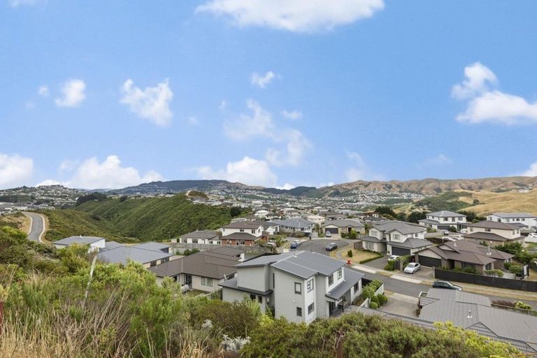 Photo of property in 22 Havana Rise, Grenada Village, Wellington, 6037