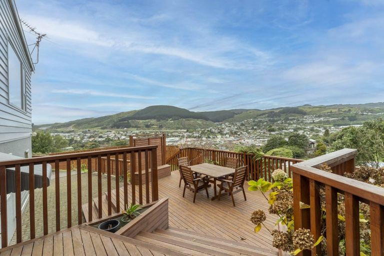 Photo of property in 11 Katarina Grove, Tawa, Wellington, 5028