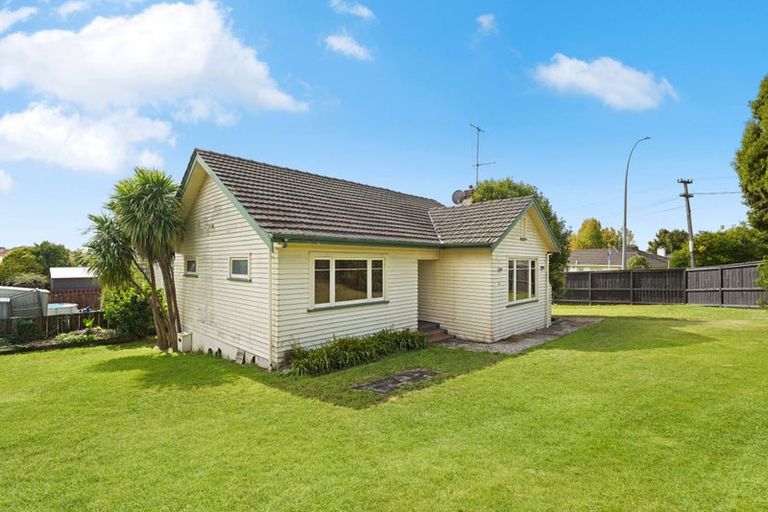 Photo of property in 32 Forest Lake Road, Forest Lake, Hamilton, 3200