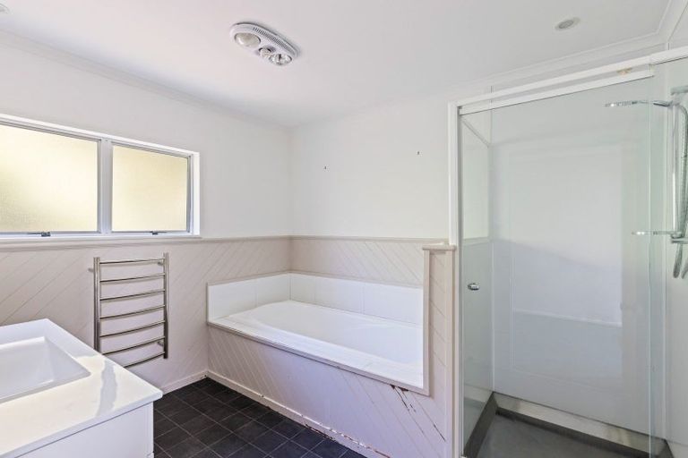 Photo of property in 1a Lismore Street, Strandon, New Plymouth, 4312