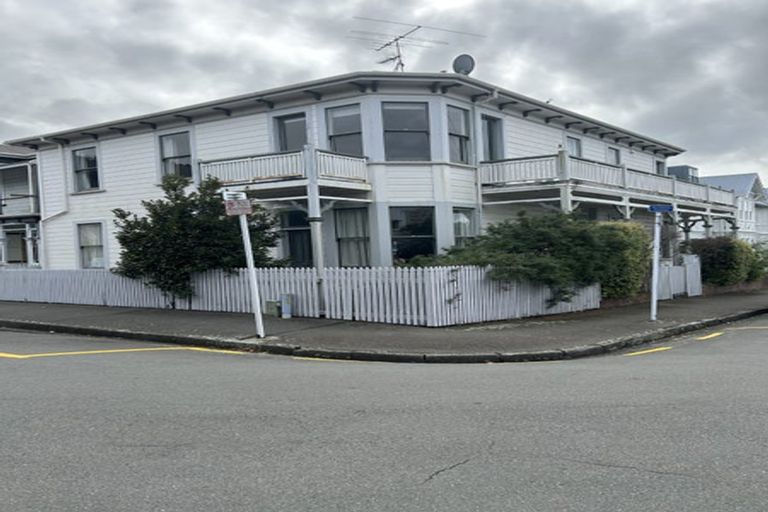 Photo of property in 1/10 Hobson Crescent, Thorndon, Wellington, 6011