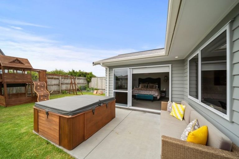 Photo of property in 7d Royal Heights, Glen Avon, New Plymouth, 4312