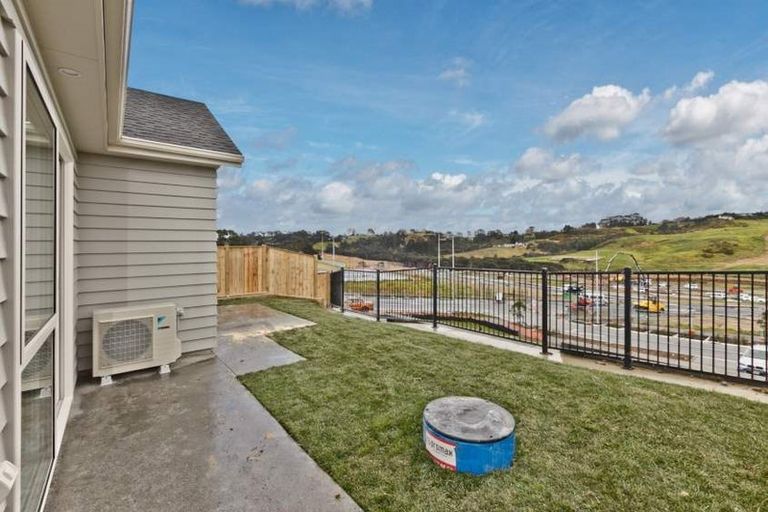 Photo of property in 25 Turutu Place, Long Bay, Auckland, 0630