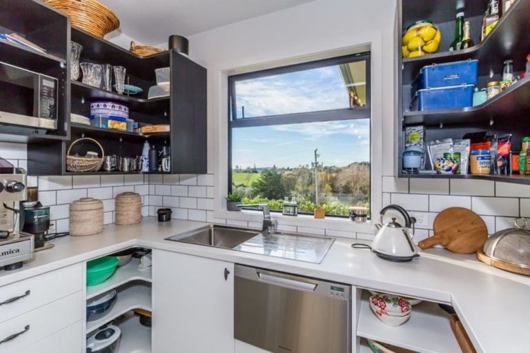 Photo of property in 141 Manakau Heights Drive, Manakau, Levin, 5573