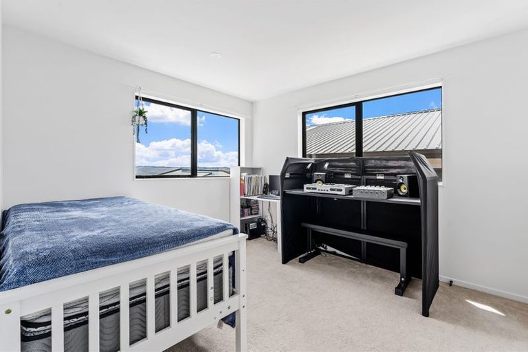 Photo of property in 49 Kea Road, Silverdale, 0932