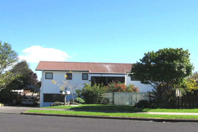 Photo of property in 37 Marendellas Drive, Bucklands Beach, Auckland, 2014