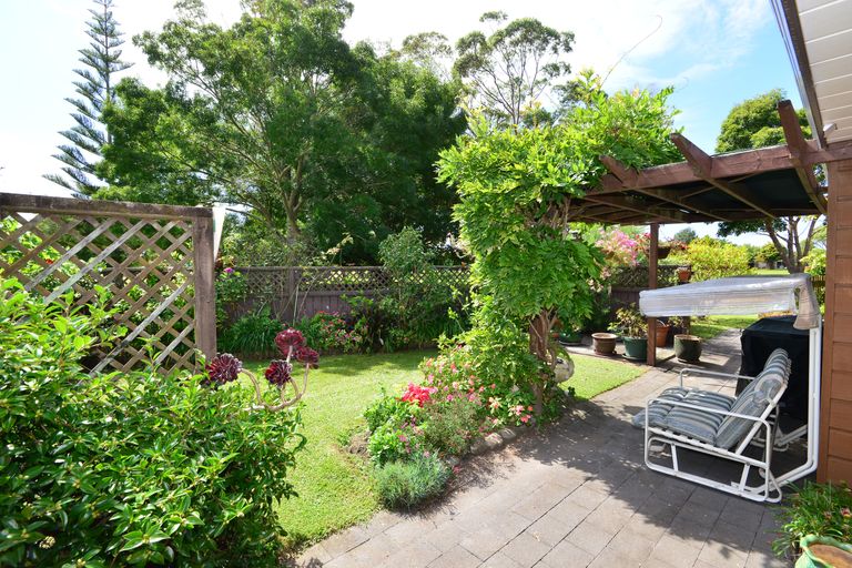 Photo of property in 48 Maygrove Drive, Orewa, 0931