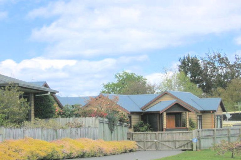 Photo of property in 12 Fairview Terrace, Waipahihi, Taupo, 3330