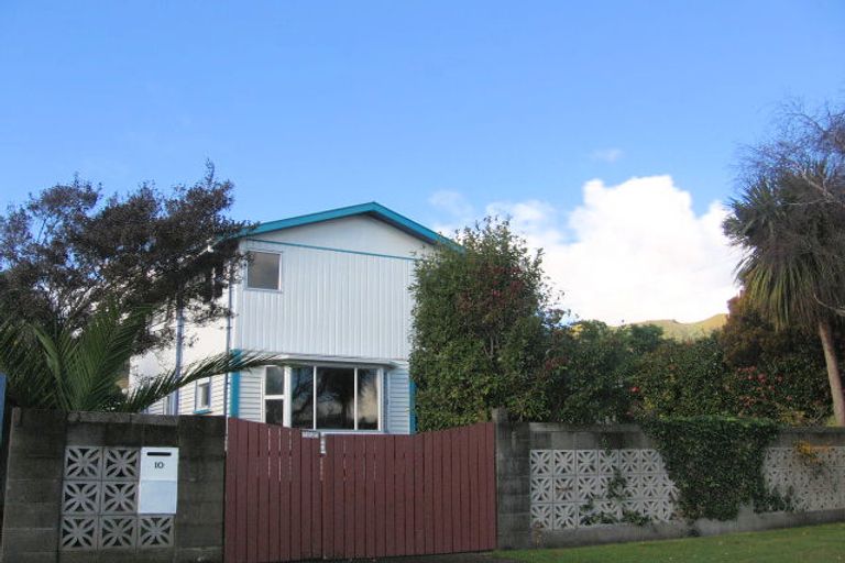 Photo of property in 10 Cressy Street, Waterloo, Lower Hutt, 5011
