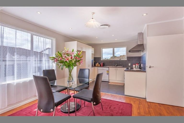 Photo of property in 51 Triangle Road, Massey, Auckland, 0614