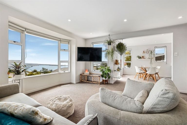 Photo of property in 1/5a Madeley Road, Mount Pleasant, Christchurch, 8081