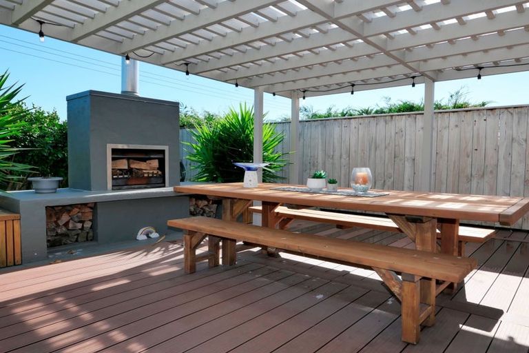 Photo of property in 5 Mahia Lane, Waikanae, 5036