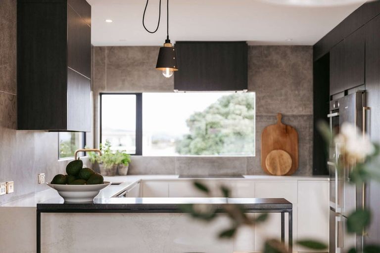 Photo of property in 21a Sunbrae Grove, Mount Maunganui, 3116