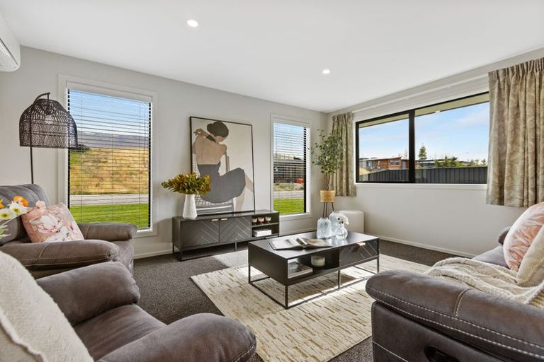 Photo of property in 58 Stratford Drive, Mount Pisa, Cromwell, 9383