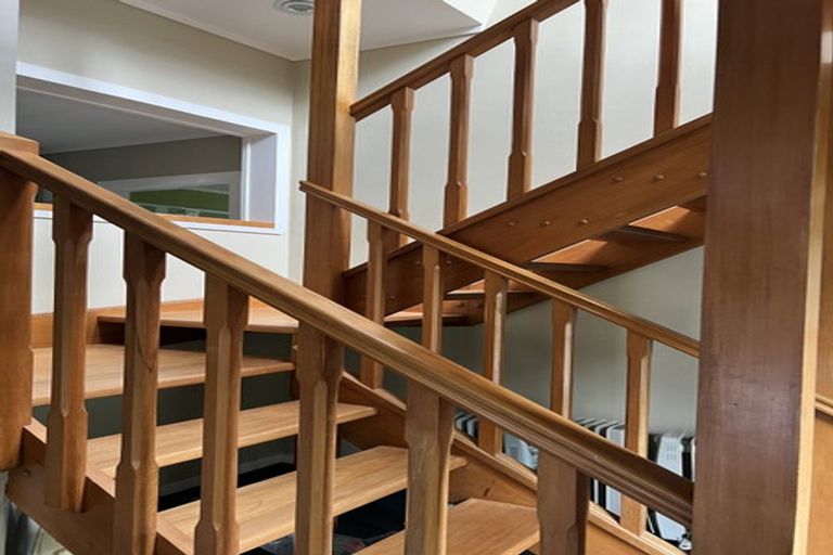 Photo of property in 135 Kelburn Parade, Kelburn, Wellington, 6012