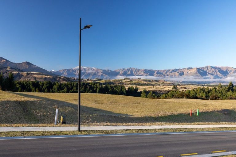 Photo of property in 47 Carrickmore Crescent, Wanaka, 9305